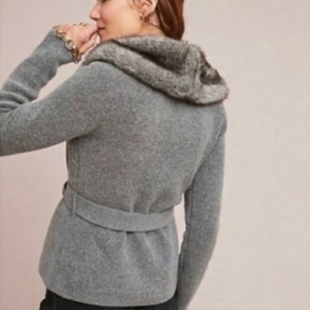 Free Shipping! Anthropologie Faux Fur Sweater Cardigan Grey Wool V Neck Jacket - Picture 2 of 9